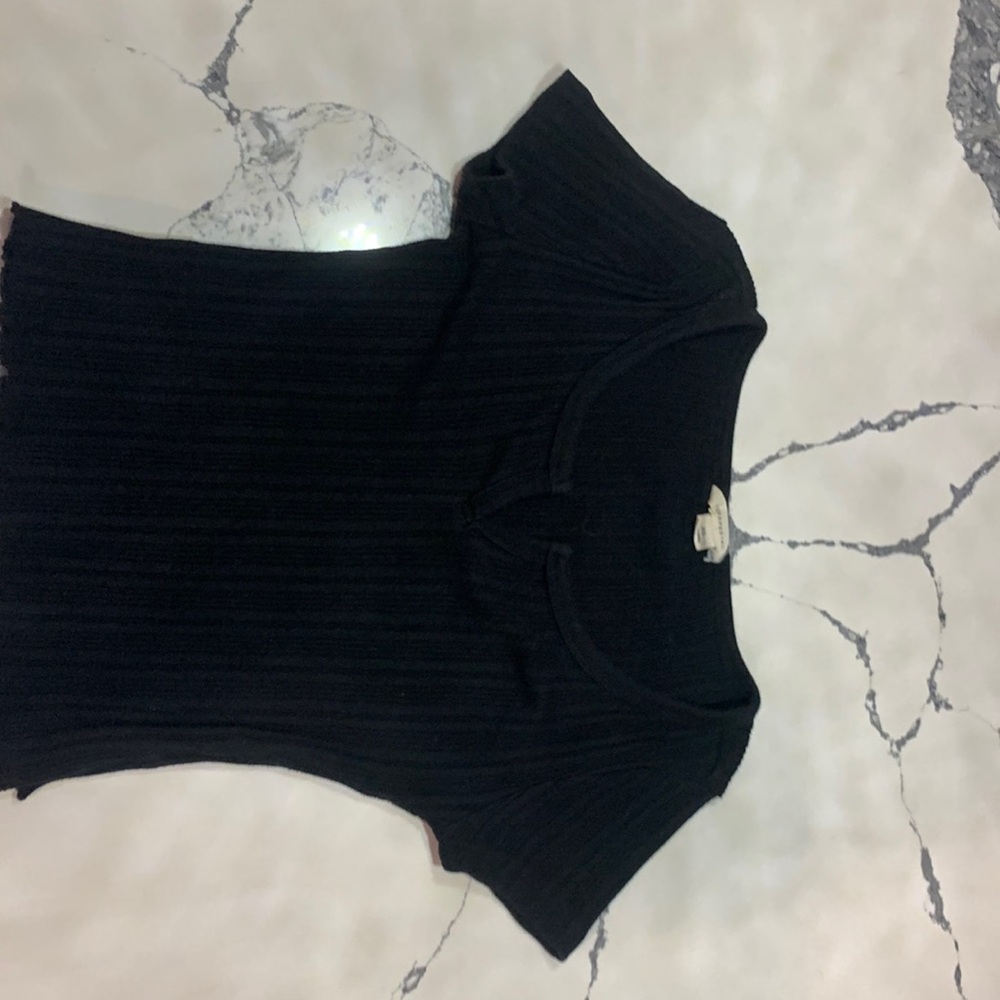 XS black top from Aeropostale and good condition.